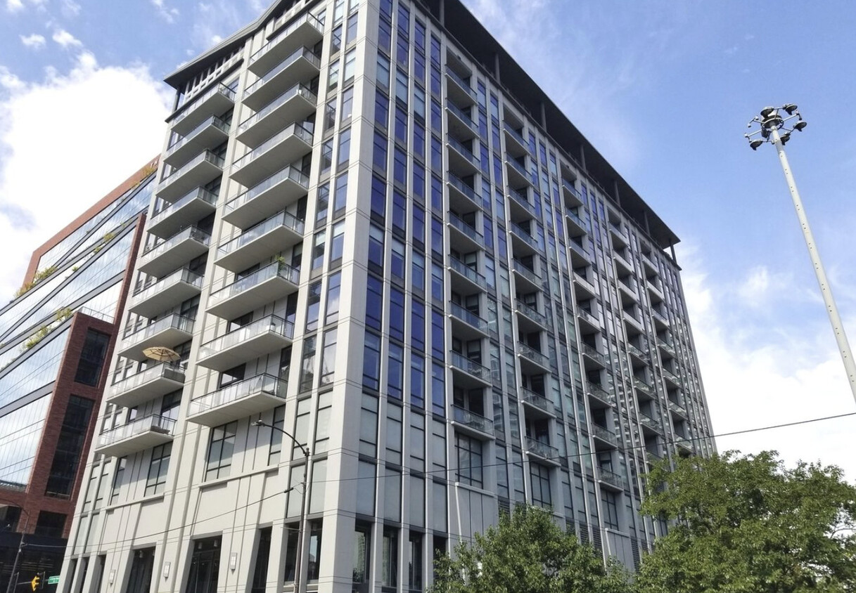 Foto principal - 740 W Fulton St