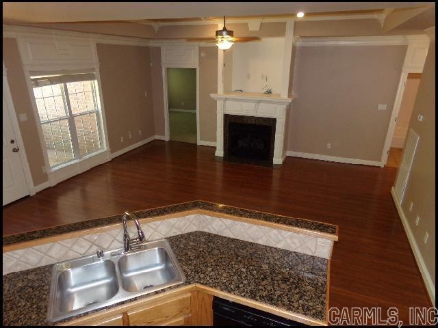 Building Photo - 527 Cobblestone Dr