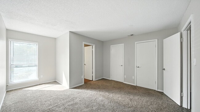 Building Photo - The Vale Apartments and Townhomes