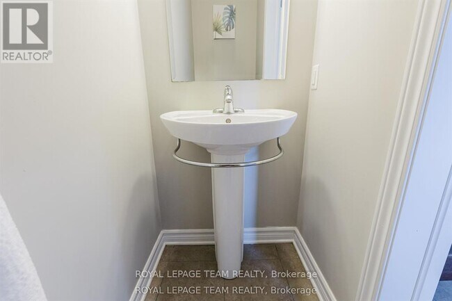 Photo du bâtiment - 121 Mancini Way