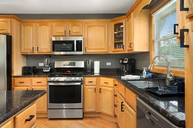 Foto del edificio - 255 Banbury Ave