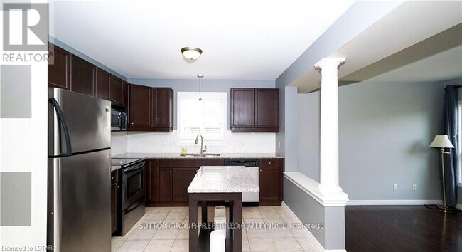 Building Photo - 1708 Mickleborough Dr