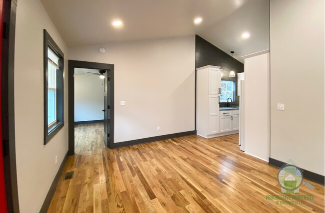 Photo - 37 Prancer Ave House