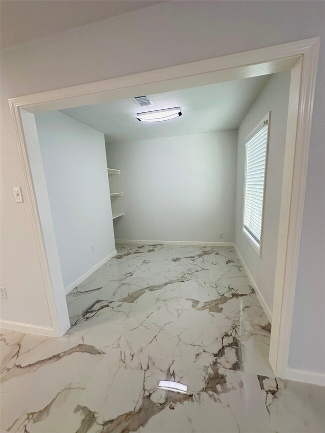 Building Photo - 7131 Carvel Ln