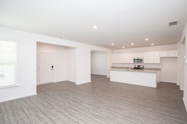 Building Photo - 101 Goshawk St