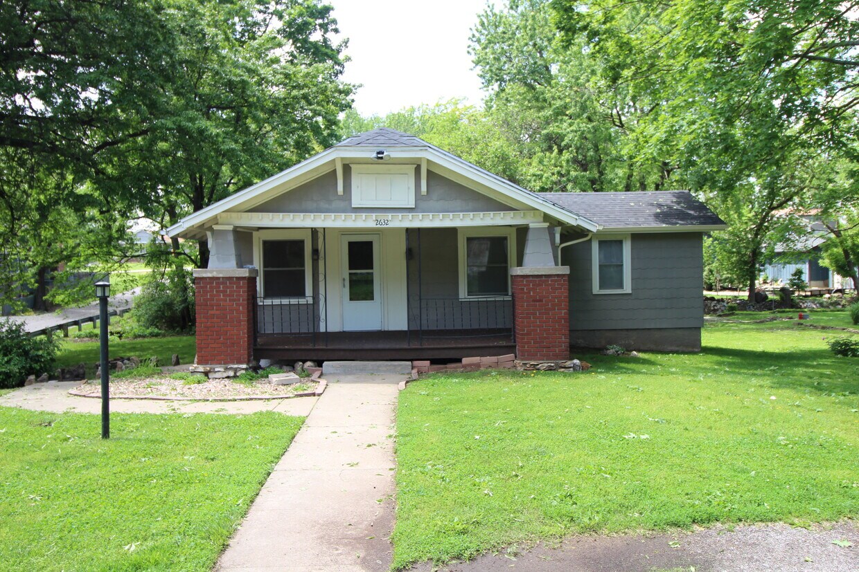 Primary Photo - 2632 S 38th St