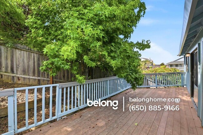 Foto del edificio - 23460 Lakeridge Ave