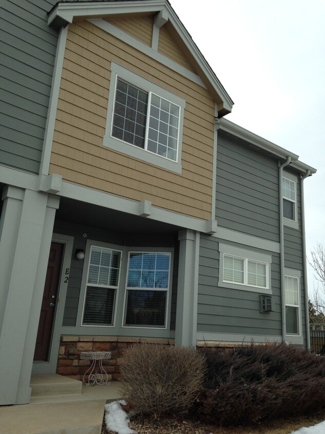 Foto principal - Spacious 2 bed 2.5 bath Broomfield Townhom...