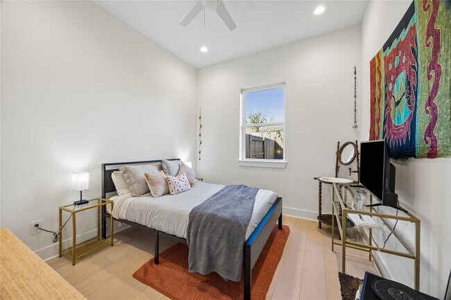Foto del edificio - 3107 Webster St