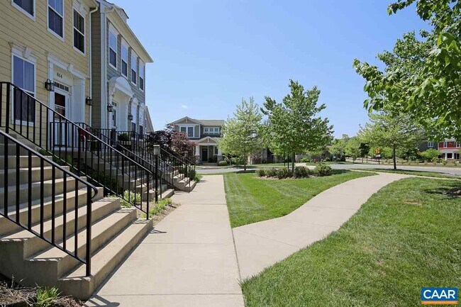 Building Photo - 866 Belvedere Boulevard