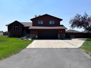 Building Photo - 4830 Chevelle Cir