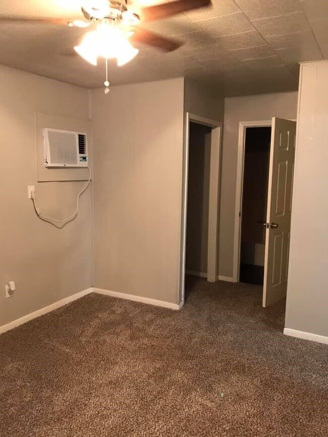 Building Photo - 1020 N Main St