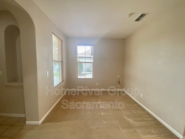Building Photo - 4221 Borderlands Dr