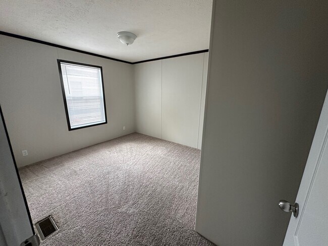 Foto del edificio - Spacious Double Wide for Sale