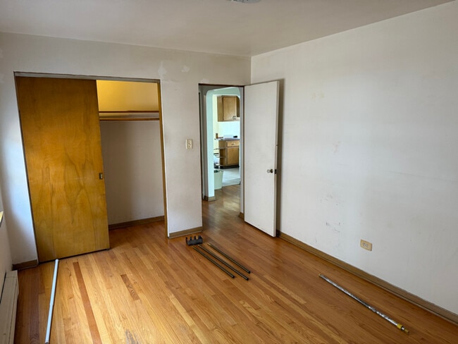 Building Photo - 5615 N Kimball Ave