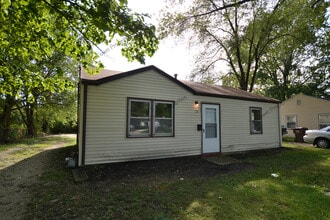 Building Photo - 110 Edison Rd