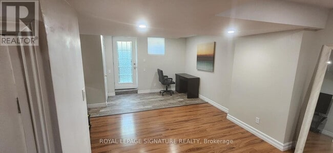Building Photo - 83 Sleepy Hollow Pl
