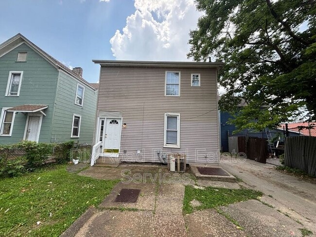 Building Photo - 1024 Hanover St