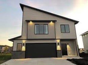 Building Photo - 5257 8th Ct W