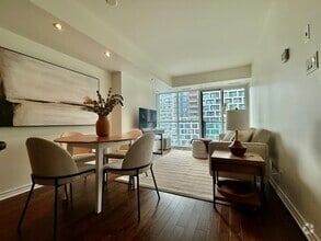 Building Photo - 445 Laurier Av W