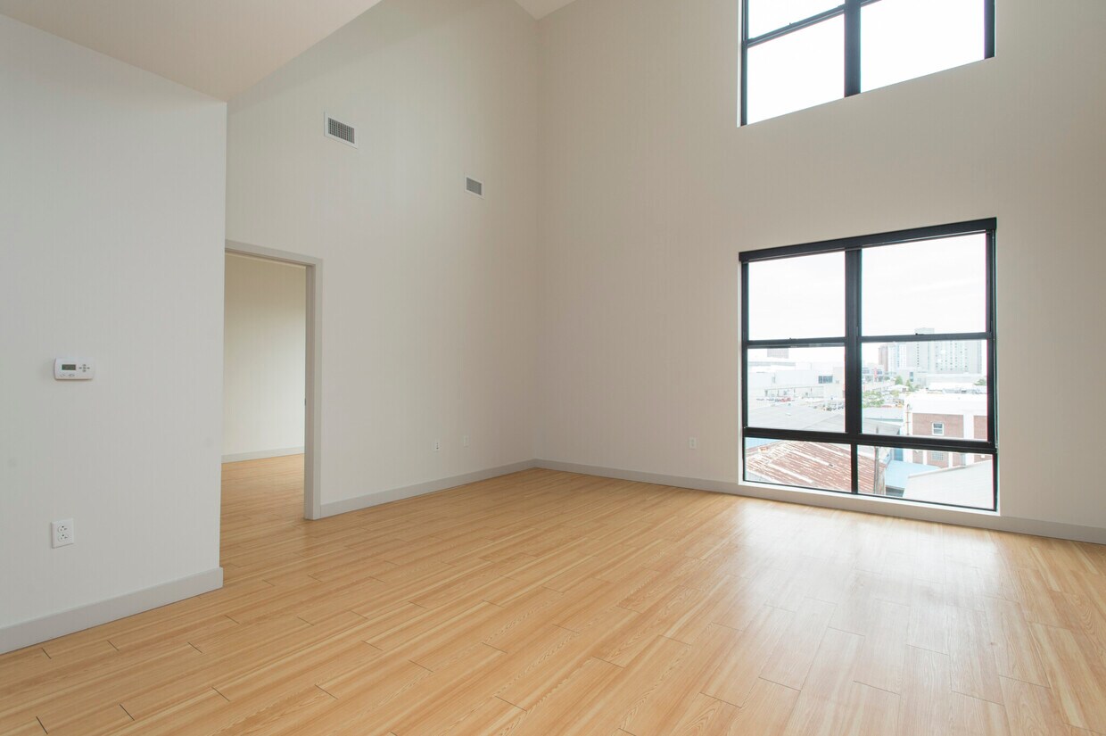 Foto principal - 320 D St