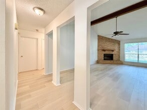 Building Photo - 6 Maywind Ct