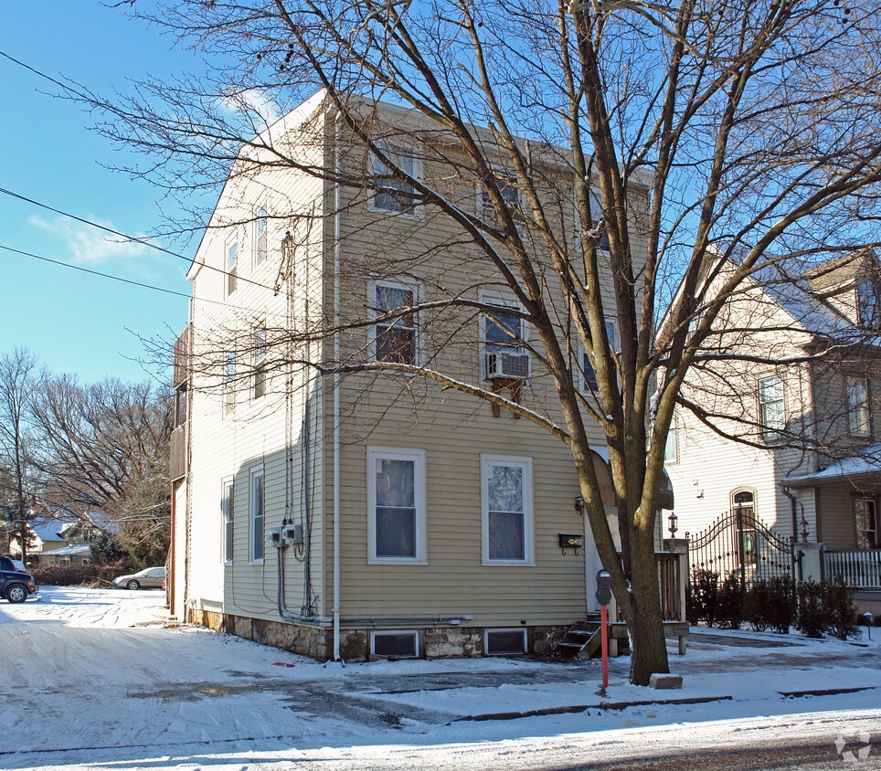 30 Ellis St, Haddonfield, NJ 08033 Apartments in Haddonfield, NJ