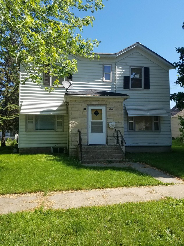 Primary Photo - 318 W Elk St