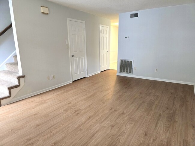 Building Photo - 4012 S Bend Dr
