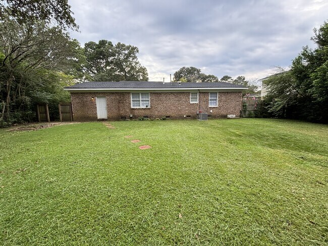 Building Photo - 1227 Worstead Dr