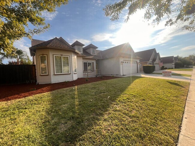 Foto del edificio - 1746 Charles Krug Ave