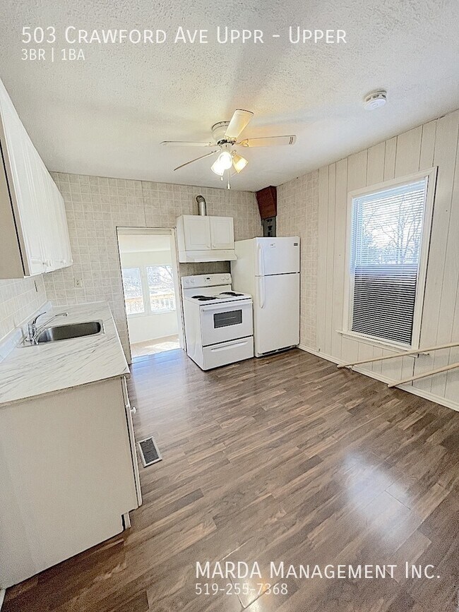 Photo du bâtiment - SPACIOUS 3 BED/1 BATH 2-STOREY UPPER WEST WINDSOR + HYDRO