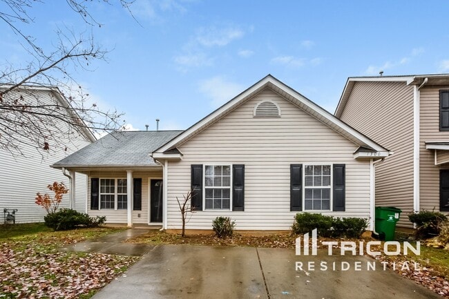 Building Photo - 1300 Crandon Dr