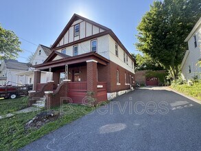Building Photo - 221 3rd St