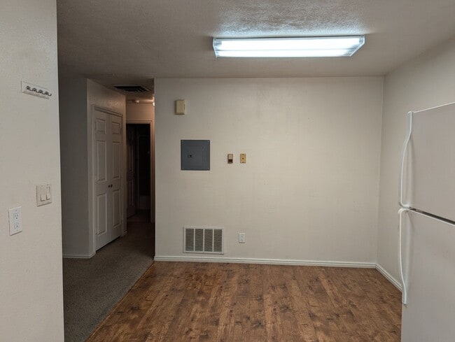 Building Photo - 247 N 200 E