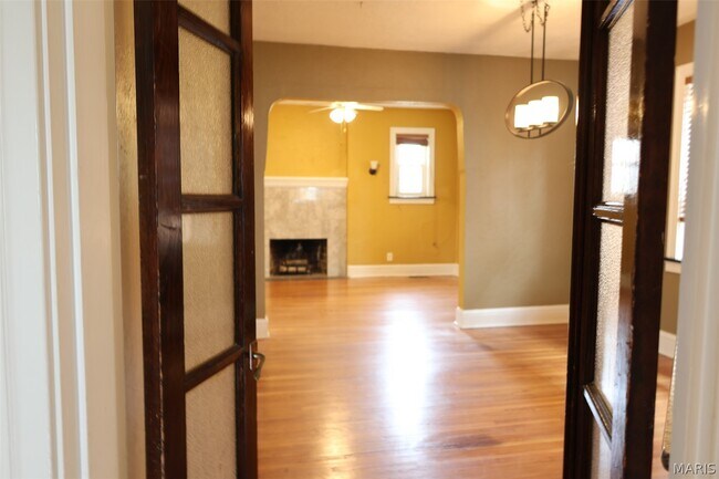 Foto del edificio - 6406 Woodbine Ct