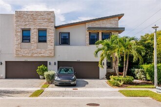 Building Photo - 10590 NW 78th Terrace