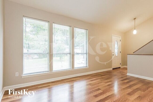 Foto del edificio - 5207 Paramont Dr