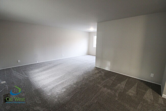 Photo - $4595 - Large spacious updated 4 Bed/2.5 B... House