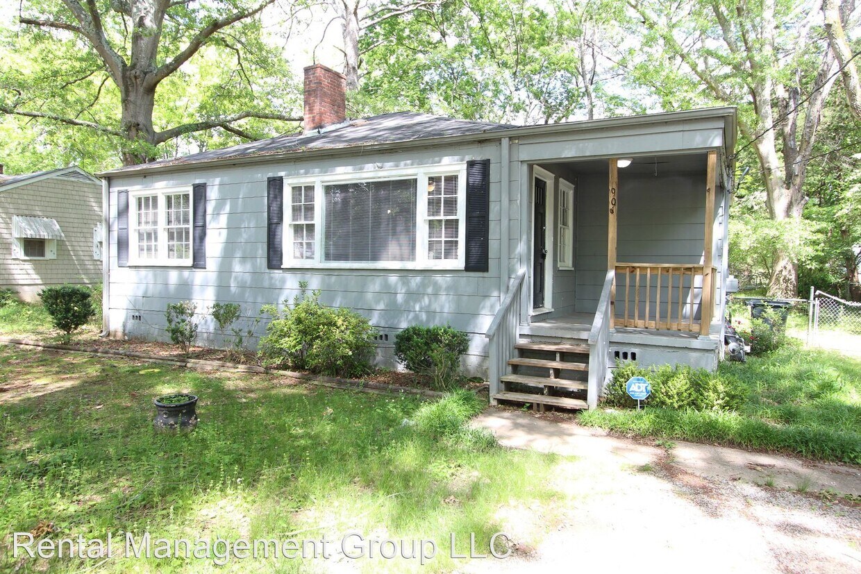 Primary Photo - 3 br, 1 bath House - 901 Meadowbrook Drive