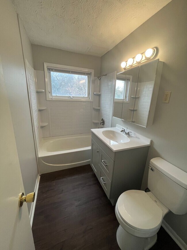 Foto del edificio - Daniel Realty LLC (4438 N 61st  St)