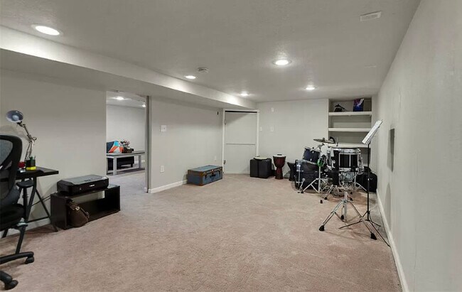 Back room - 105 W Brookside St