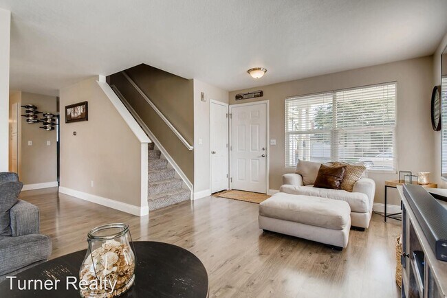Building Photo - 4 br, 2.5 bath House - 979 Wolf Creek Drive