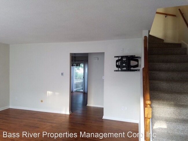 Building Photo - 2 br, 1.5 bath House - 231 Route 28