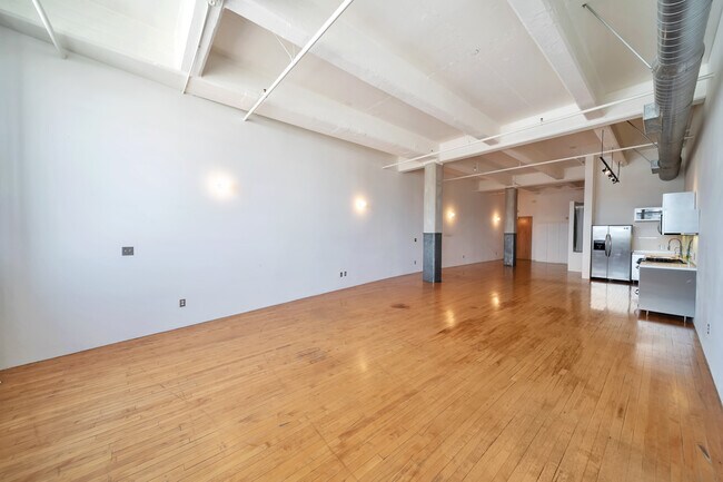 Building Photo - 1850 Industrial St
