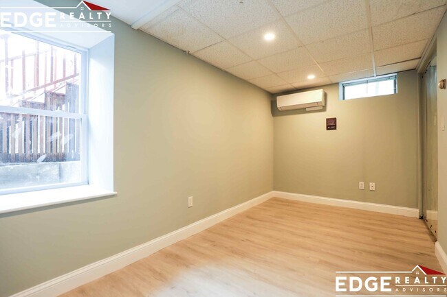 Building Photo - 104 Langdon Ave