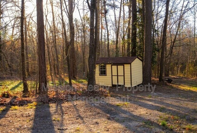 Building Photo - 12421 Perrywinkle Rd
