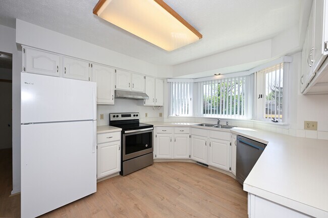 Building Photo - 4367 Bunker Ln