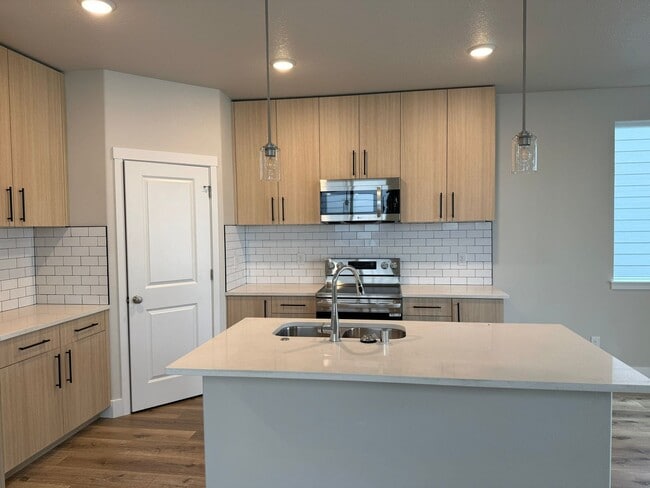 Building Photo - Beautiful Three Bedroom New Construction Home For Rent