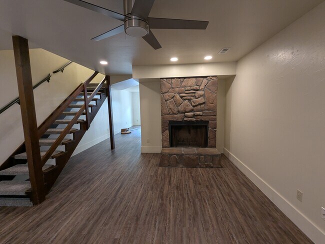 Foto del edificio - 562 Teal Ln